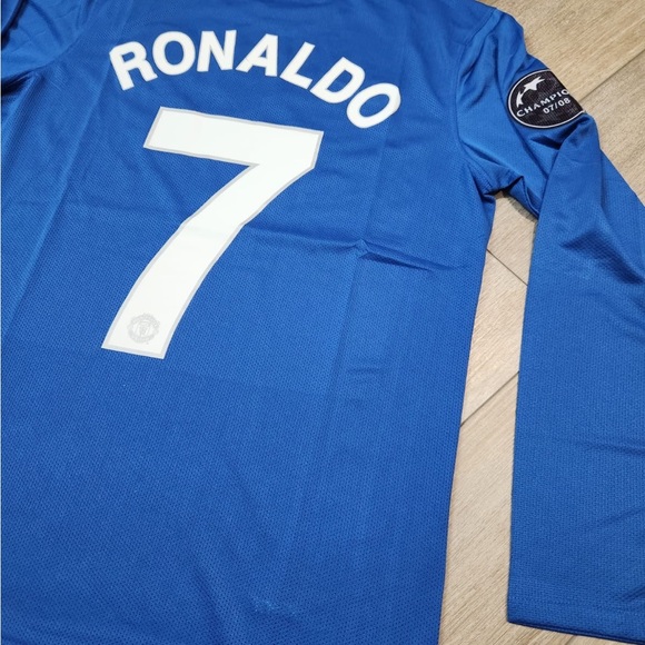 Manchester United Retro Champions League Ronaldo 7 - Picture 6 of 7